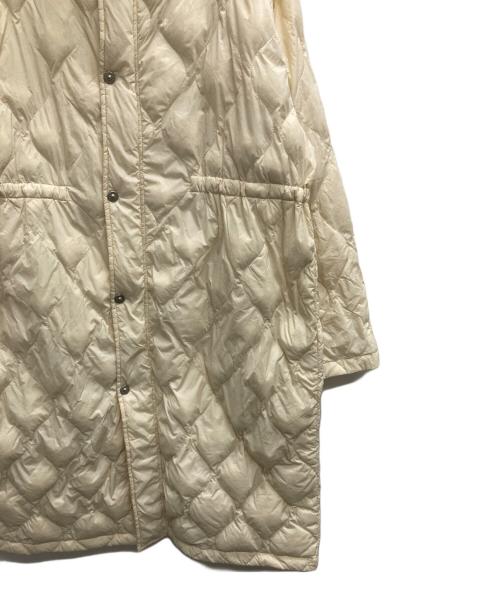 TAION（タイオン）TAION (タイオン) FREAK'S STORE (フリークストア) 別注 キルト スタンドカラー ロング ダウン アイボリー サイズ:ONEの古着・服飾アイテム