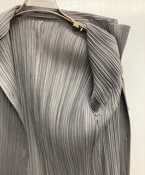 PLEATS PLEASE（プリーツプリーズ）PLEATS PLEASE (プリーツプリーズ) プリーツジャケット グレー サイズ:4の古着・服飾アイテム