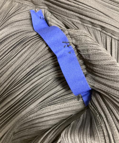 PLEATS PLEASE（プリーツプリーズ）PLEATS PLEASE (プリーツプリーズ) プリーツジャケット グレー サイズ:4の古着・服飾アイテム