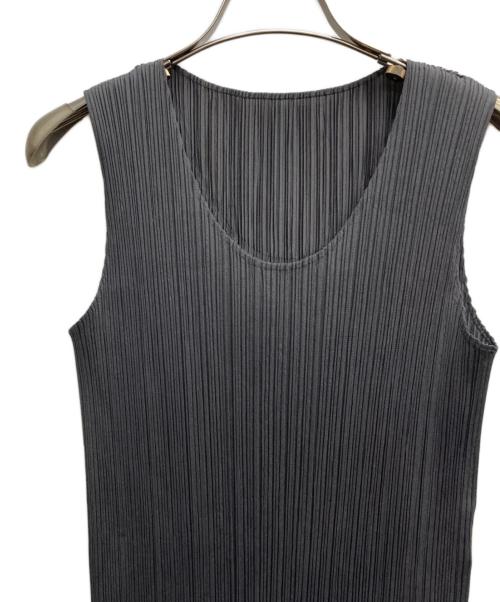 PLEATS PLEASE（プリーツプリーズ）PLEATS PLEASE (プリーツプリーズ) プリーツノースリーブプリーツワンピース グレー サイズ:2の古着・服飾アイテム