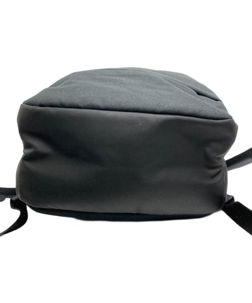 Incase（インケース）Incase (インケース) リュック グレーの古着・服飾アイテム