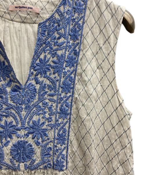 ne quittez pas（ヌキテパ）ne quittez pas (ヌキテパ) Dia Check Print Embroidery Dress ホワイト×ブルー サイズ:Mの古着・服飾アイテム