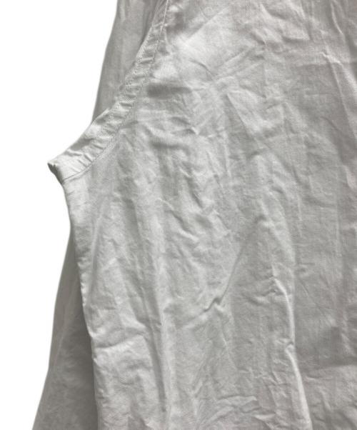 45R（フォーティファイブ・アール）45R (フォーティファイブ・アール) 504オックスのタックフリルオーシャンブラウス ホワイト サイズ:表記なしの古着・服飾アイテム