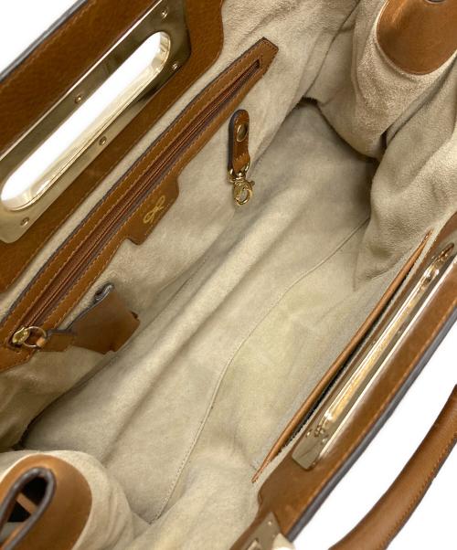 ANYA HINDMARCH（アニヤ・ハインドマーチ）ANYA HINDMARCH (アニヤ・ハインドマーチ) ハンドバッグ ベージュの古着・服飾アイテム