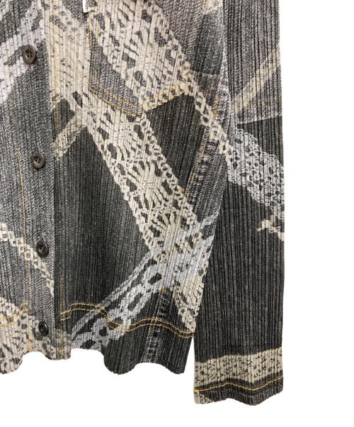 PLEATS PLEASE（プリーツプリーズ）PLEATS PLEASE (プリーツプリーズ) デニム転写プリーツシャツ グレー サイズ:3の古着・服飾アイテム