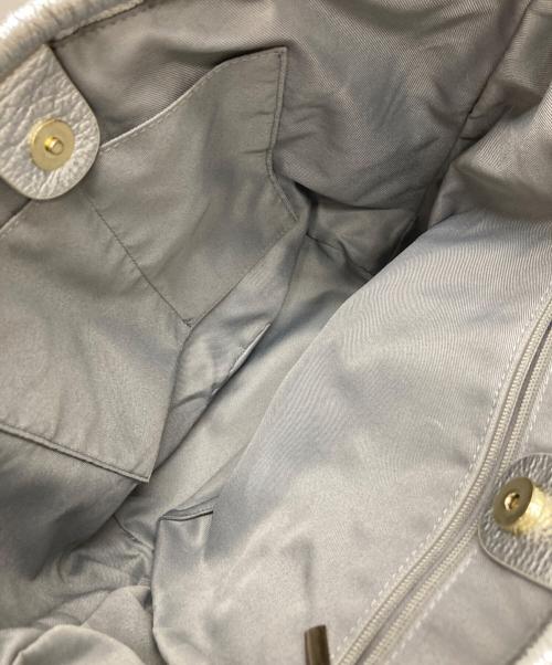 Papillonner（パピヨネ）Papillonner (パピヨネ) メタリックトートバッグ シルバーの古着・服飾アイテム