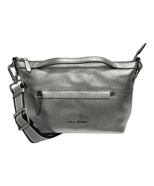 COLE HAAN（コールハーン）COLE HAAN (コールハーン) アストリア ダッフル クロスボディ シルバーの古着・服飾アイテム