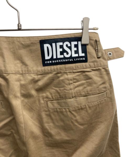 DIESEL（ディーゼル）DIESEL (ディーゼル) ベルテッドカーゴパンツ ベージュ サイズ:25の古着・服飾アイテム