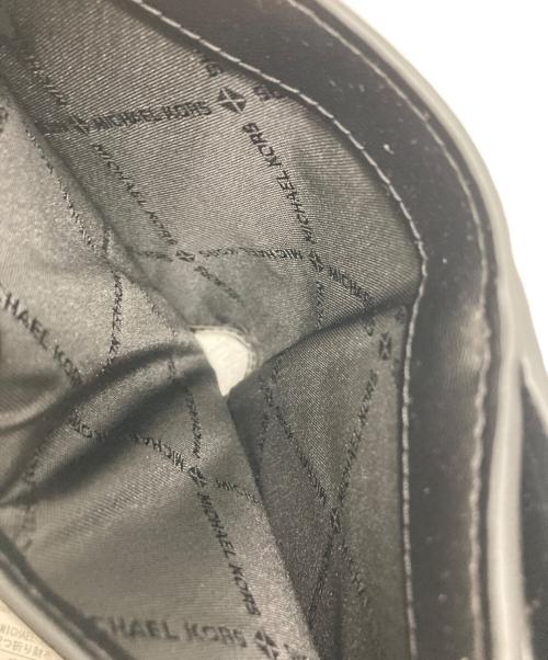 MICHAEL KORS（マイケル・コース）MICHAEL KORS (マイケル・コース) 2つ折り財布 ブラックの古着・服飾アイテム