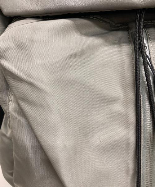 ear PAPILLONNER（イアパピヨネ）ear PAPILLONNER (イアパピヨネ) BURLAP OUTFITTER (バーラップアウトフィッター) 撥水レザーコンビライトリュック グレーの古着・服飾アイテム