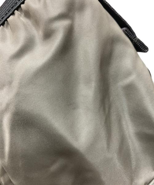 ear PAPILLONNER（イアパピヨネ）ear PAPILLONNER (イアパピヨネ) BURLAP OUTFITTER (バーラップアウトフィッター) 撥水レザーコンビライトリュック グレーの古着・服飾アイテム