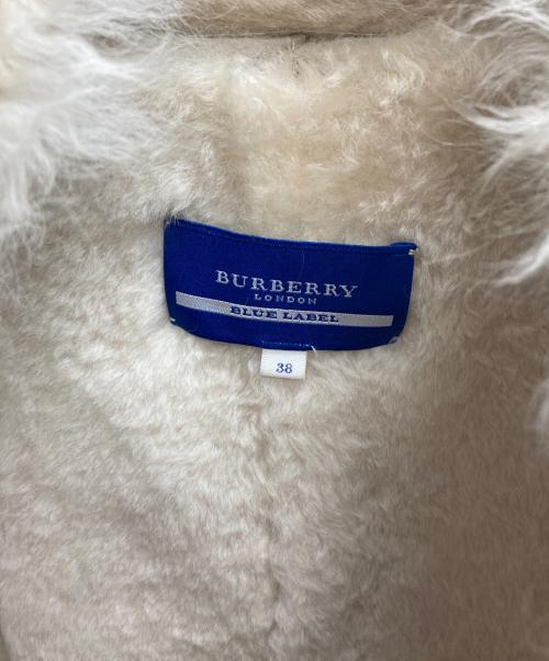BURBERRY BLUE LABEL（バーバリーロンドンブルーレーベル）BURBERRY BLUE LABEL (バーバリーロンドンブルーレーベル) ムートンジャケット ベージュ サイズ:38の古着・服飾アイテム