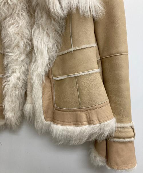 BURBERRY BLUE LABEL（バーバリーロンドンブルーレーベル）BURBERRY BLUE LABEL (バーバリーロンドンブルーレーベル) ムートンジャケット ベージュ サイズ:38の古着・服飾アイテム