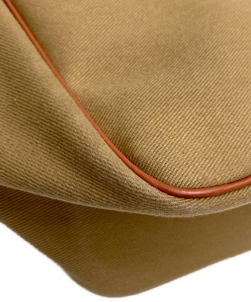 brady（ブレディ）Brady (ブレディ) ベックハンドバッグ ベージュの古着・服飾アイテム