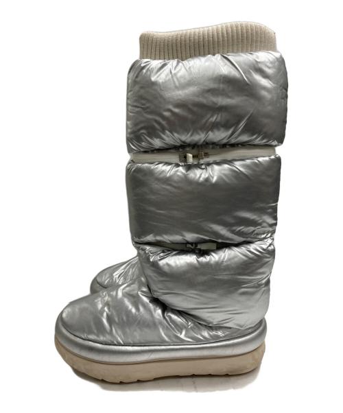 UGG（アグ）UGG (アグ) Classic Maxi Ultra Tall シルバー サイズ:23の古着・服飾アイテム