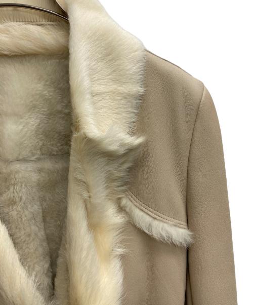 BURBERRY BLUE LABEL（バーバリー ブルー レーベル）BURBERRY BLUE LABEL (バーバリーロンドンブルーレーベル) ムートンジャケット ベージュ サイズ:38の古着・服飾アイテム