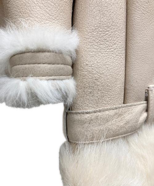 BURBERRY BLUE LABEL（バーバリー ブルー レーベル）BURBERRY BLUE LABEL (バーバリーロンドンブルーレーベル) ムートンジャケット ベージュ サイズ:38の古着・服飾アイテム