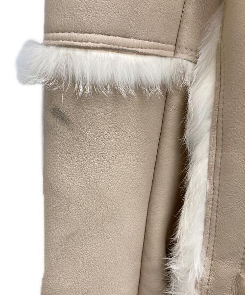 BURBERRY BLUE LABEL（バーバリー ブルー レーベル）BURBERRY BLUE LABEL (バーバリーロンドンブルーレーベル) ムートンジャケット ベージュ サイズ:38の古着・服飾アイテム