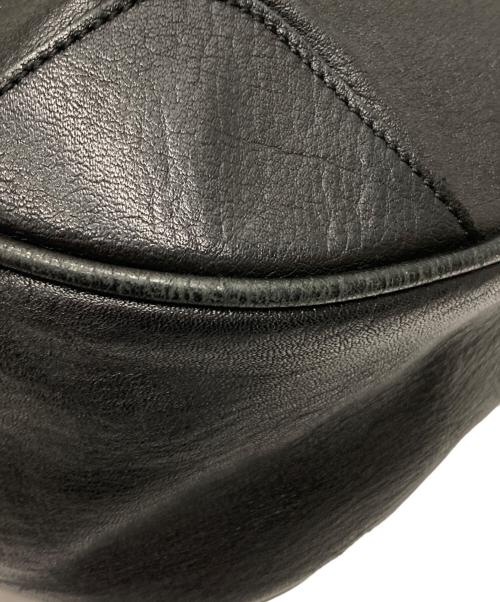 aniary（アニアリ）aniary (アニアリ) 舟形ショルダーバッグ ブラックの古着・服飾アイテム