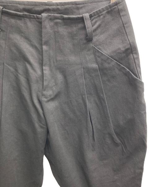 LIMI feu（リミフゥ）LIMI feu (リミフゥ) タックパンツ ブラック サイズ:Mの古着・服飾アイテム