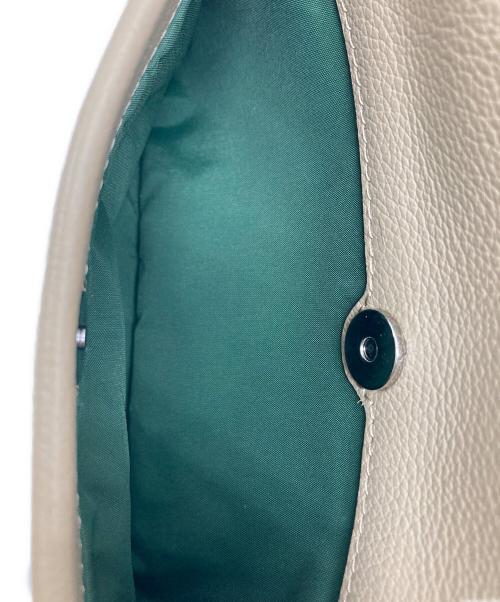 LACOSTE（ラコステ）LACOSTE (ラコステ) シティコートショルダーバッグ ベージュの古着・服飾アイテム