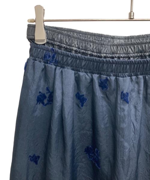 muller of yoshiokubo（ミュラーオブヨシオクボ）muller of yoshiokubo (ミュラーオブヨシオクボ) フロッキーフラワーウエストゴムパンツ ネイビー サイズ:SIZE　38の古着・服飾アイテム