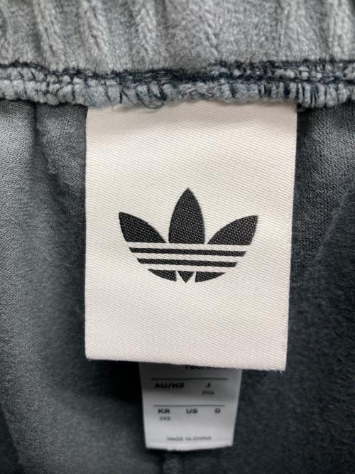adidas（アディダス）adidas (アディダス) FB TP VELOUR グレー サイズ:2XSの古着・服飾アイテム