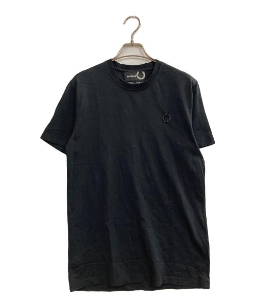 FRED PERRY（フレッドペリー）FRED PERRY (フレッドペリー) RAF SIMONS (ラフシモンズ) コラボTシャツ ブラック サイズ:Sの古着・服飾アイテム