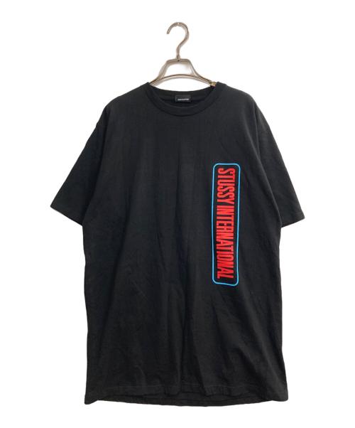 stussy（ステューシー）stussy (ステューシー) international print TEE ブラック サイズ:XLの古着・服飾アイテム