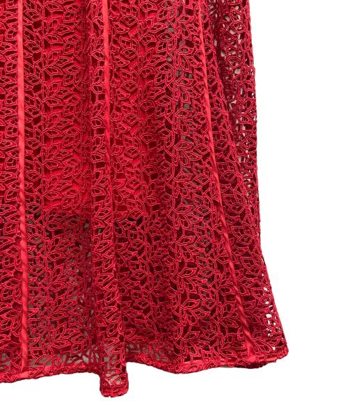 FRAY ID（フレイ アイディー）FRAY ID (フレイ アイディー) リーフレースパネルワンピース レッド 未使用品の古着・服飾アイテム