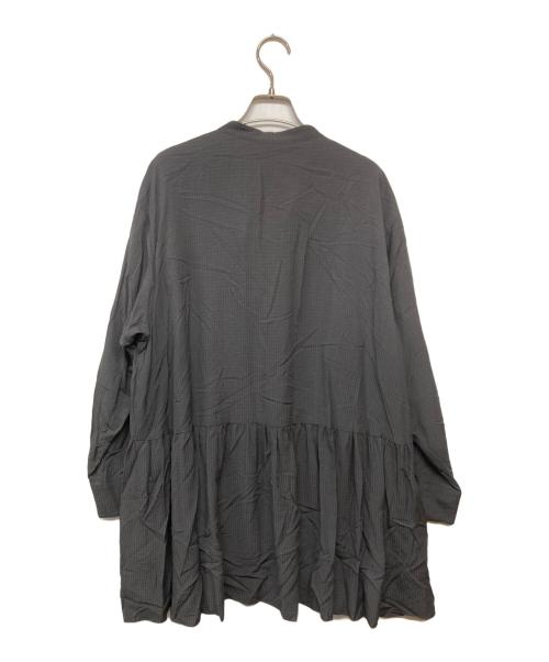 23区（ニジュウサンク）23区 (ニジュウサンク) ドレープドビークロス チュニック ブラウス グレー サイズ:44の古着・服飾アイテム