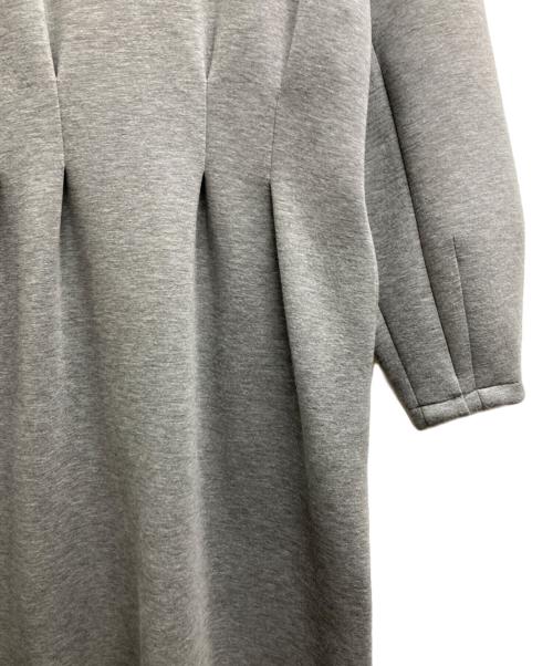 RHC Ron Herman（アールエイチシー ロンハーマン）RHC Ron Herman (アールエイチシー ロンハーマン) タックVネックワンピース グレー サイズ:Sの古着・服飾アイテム