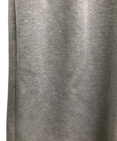 RHC Ron Herman（アールエイチシー ロンハーマン）RHC Ron Herman (アールエイチシー ロンハーマン) タックVネックワンピース グレー サイズ:Sの古着・服飾アイテム