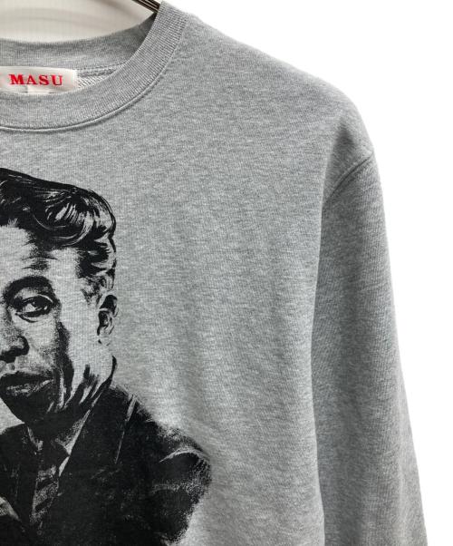 masu（エムエーエスユー）masu (エムエーエスユー) VAN (ヴァン) LEGEND SWEATSHIRT グレー サイズ:44の古着・服飾アイテム