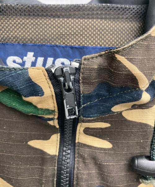 stussy（ステューシー）stussy (ステューシー) カモ柄アノラックパーカー オリーブ×ベージュ サイズ:Lの古着・服飾アイテム