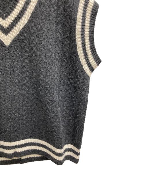 nest Robe（ネストローブ）nest Robe (ネストローブ) ラムウールニットチルデンベスト グレー サイズ:Fの古着・服飾アイテム