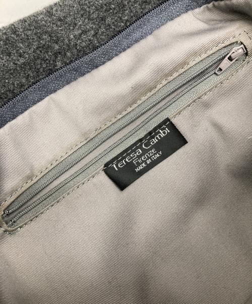 Teresa Cambi（テレサカンビ）Teresa Cambi (テレサカンビ) パグ ショルダーバッグ 2way グレーの古着・服飾アイテム