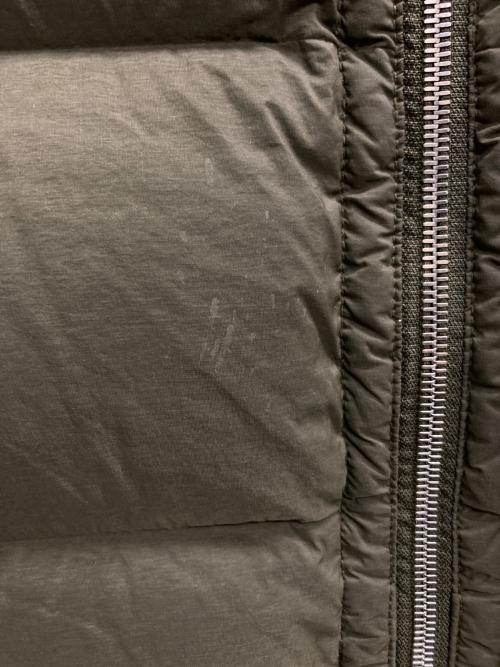 STONE ISLAND（ストーンアイランド）STONE ISLAND (ストーンアイランド) SEAMLESS TUNNEL NYLON DOWN-TC（シームレス　トンネル　ナイロン　ダウン） オリーブ サイズ:Mの古着・服飾アイテム