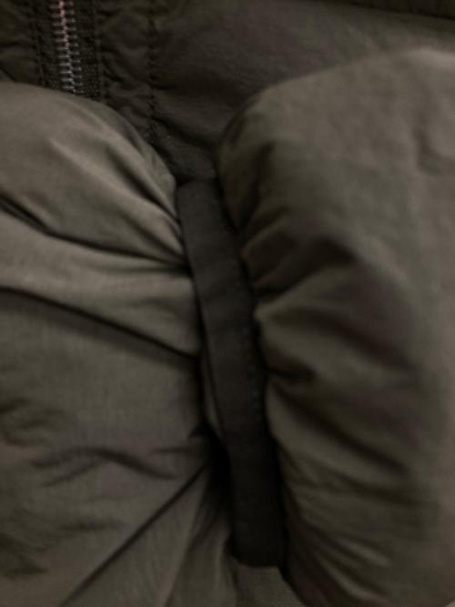 STONE ISLAND（ストーンアイランド）STONE ISLAND (ストーンアイランド) SEAMLESS TUNNEL NYLON DOWN-TC（シームレス　トンネル　ナイロン　ダウン） オリーブ サイズ:Mの古着・服飾アイテム