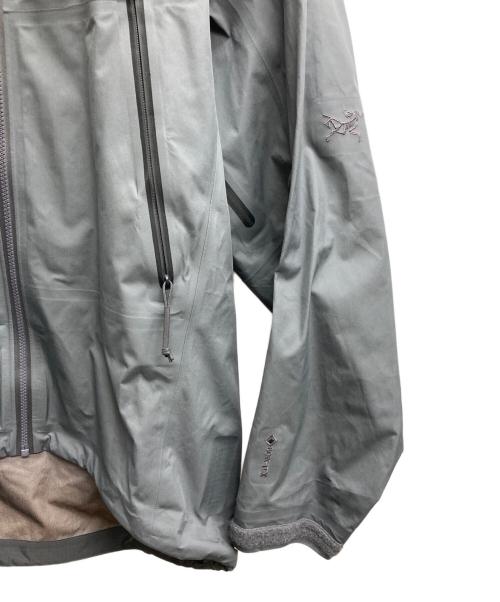 ARC'TERYX（アークテリクス）ARC'TERYX (アークテリクス) 'LEAF' Alpha LT Jacket gen2（リーフ　アルファLT　ジャケット　ゲン２） ウルフグレー サイズ:Sの古着・服飾アイテム