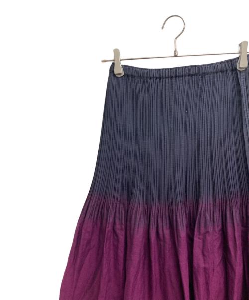 ISSEY MIYAKE（イッセイミヤケ）ISSEY MIYAKE (イッセイミヤケ) グラデーションプリーツスカート パープル サイズ:２の古着・服飾アイテム