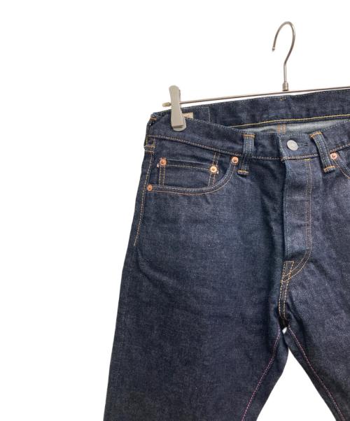 MOMOTARO JEANS（桃太郎ジーンズ）MOMOTARO JEANS (桃太郎ジーンズ) ナローテーパードデニムパンツ インディゴ サイズ:31×38 未使用品の古着・服飾アイテム