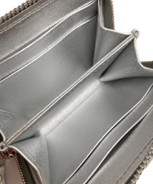 MIU MIU（ミュウミュウ）MIU MIU (ミュウミュウ) マテラッセレザー コインケース シルバーの古着・服飾アイテム