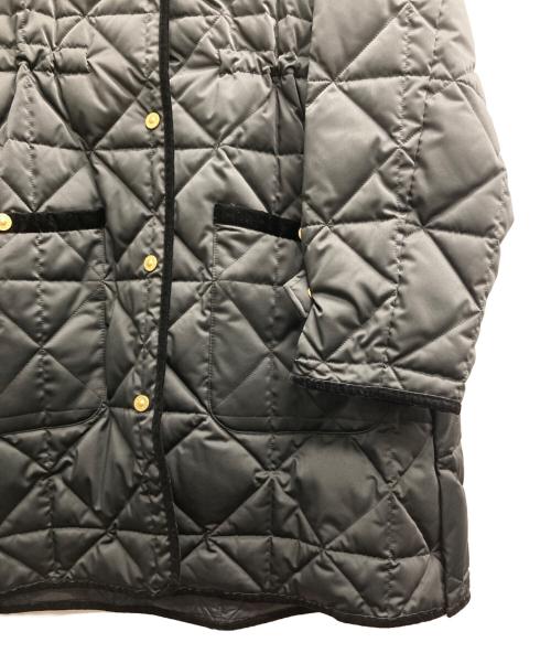 TAION（タイオン）TAION (タイオン) ROPE (ロペ) 軽量Ｖネックキルティング ミドルコート ブラック サイズ:38 未使用品の古着・服飾アイテム