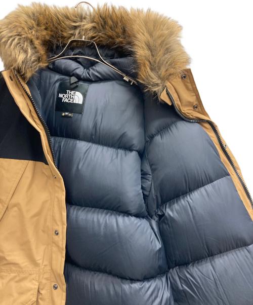 THE NORTH FACE（ザ ノース フェイス）THE NORTH FACE (ザ ノース フェイス) MOUNTAIN DOWN COAT（マウンテン　ダウン　コ－ト） ベージュ×ブラック サイズ:Mの古着・服飾アイテム
