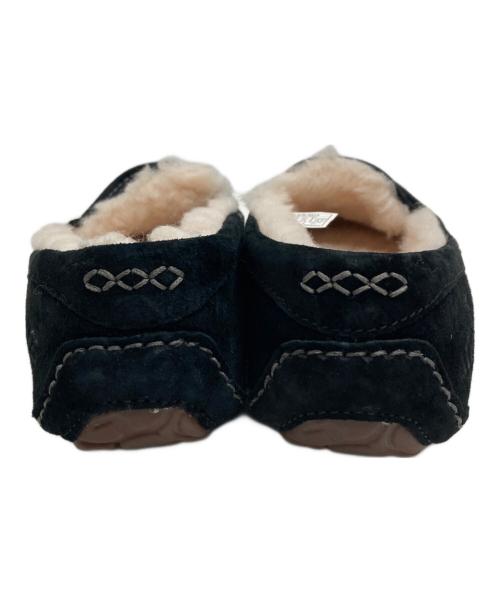 UGG（アグ）UGG (アグ) モカシンシューズ ブラック サイズ:25の古着・服飾アイテム
