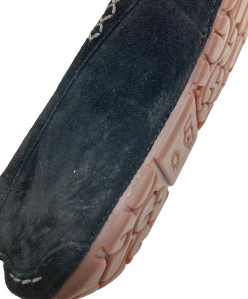 UGG（アグ）UGG (アグ) モカシンシューズ ブラック サイズ:25の古着・服飾アイテム