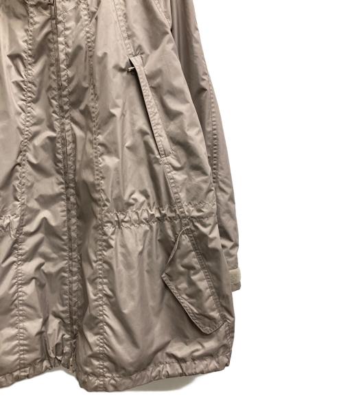 ISSEY MIYAKE FETE（イッセイミヤケフェット）ISSEY MIYAKE FETE (イッセイミヤケフェット) パラシュートコート ベージュ サイズ:３の古着・服飾アイテム
