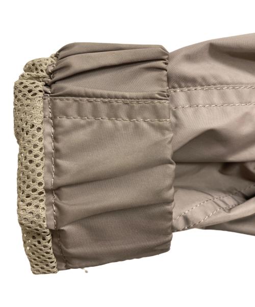 ISSEY MIYAKE FETE（イッセイミヤケフェット）ISSEY MIYAKE FETE (イッセイミヤケフェット) パラシュートコート ベージュ サイズ:３の古着・服飾アイテム