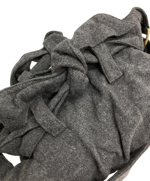 Vivienne Westwood（ヴィヴィアンウエストウッド）Vivienne Westwood (ヴィヴィアンウエストウッド) リボンショルダーバッグ グレーの古着・服飾アイテム